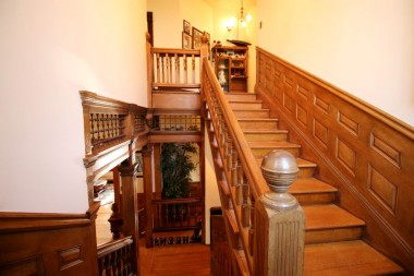 How can you not "ooh and aah" over the detail in this staircase?!