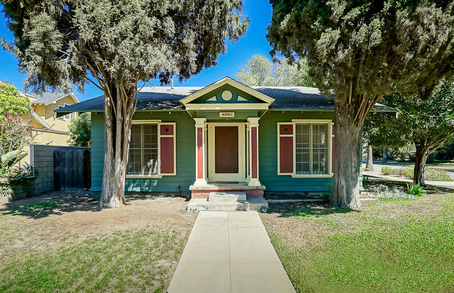 4990 Magnolia Ave., Riverside CA 92506 listed by THE SISTER TEAM