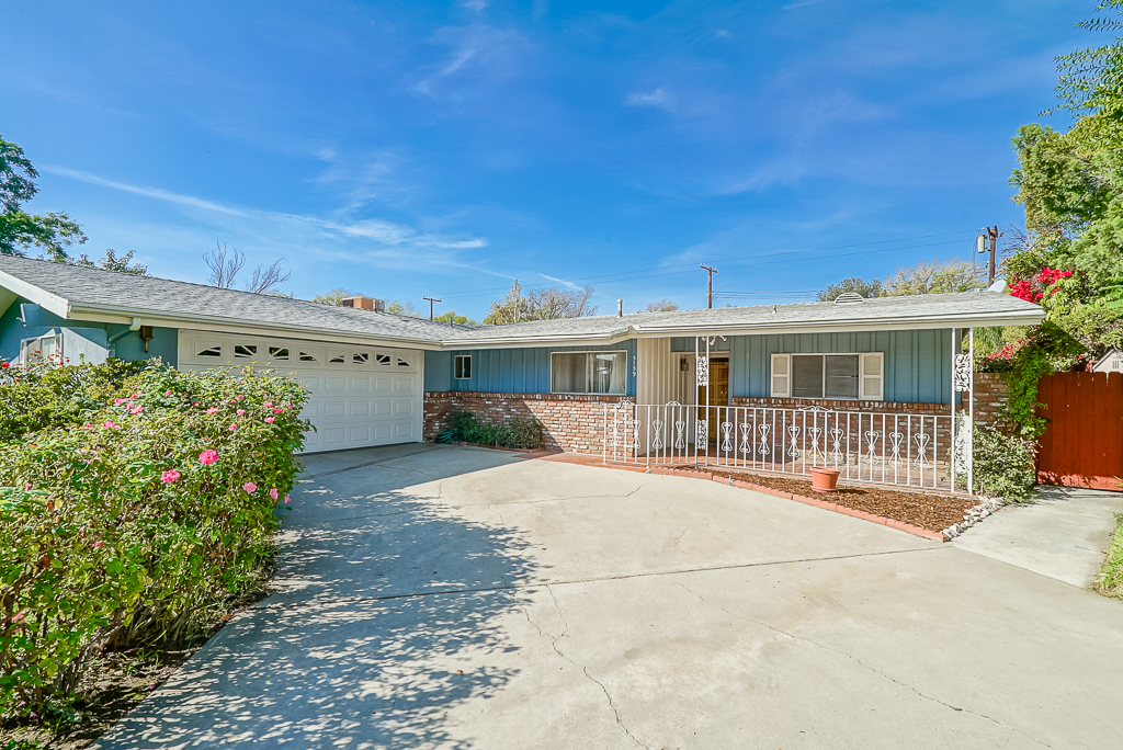 5159 Kendall St., Riverside CA 92506 listed by THE SISTER TEAM