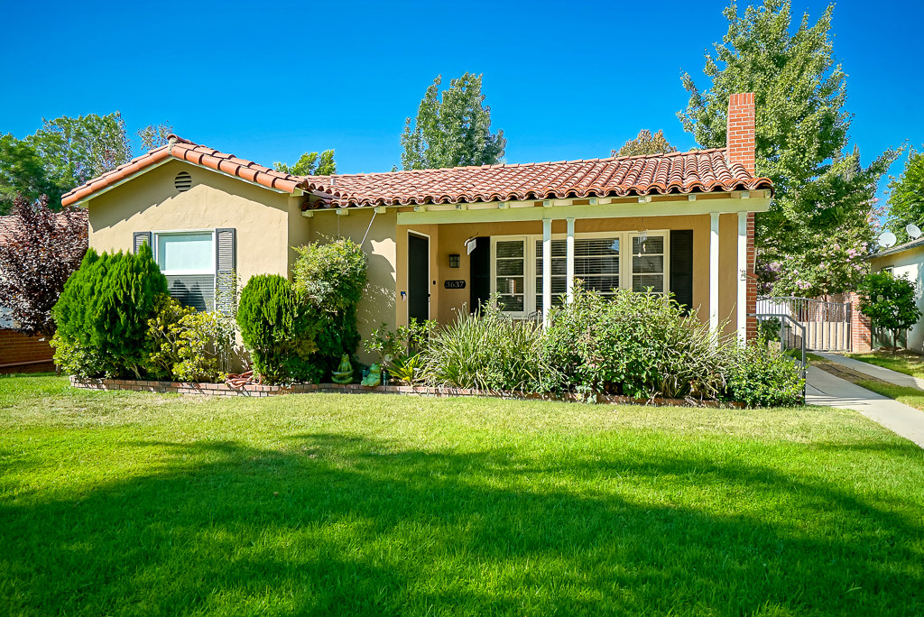 3637 Oakwood Pl., Riverside CA 92506 listed by THE SISTER TEAM