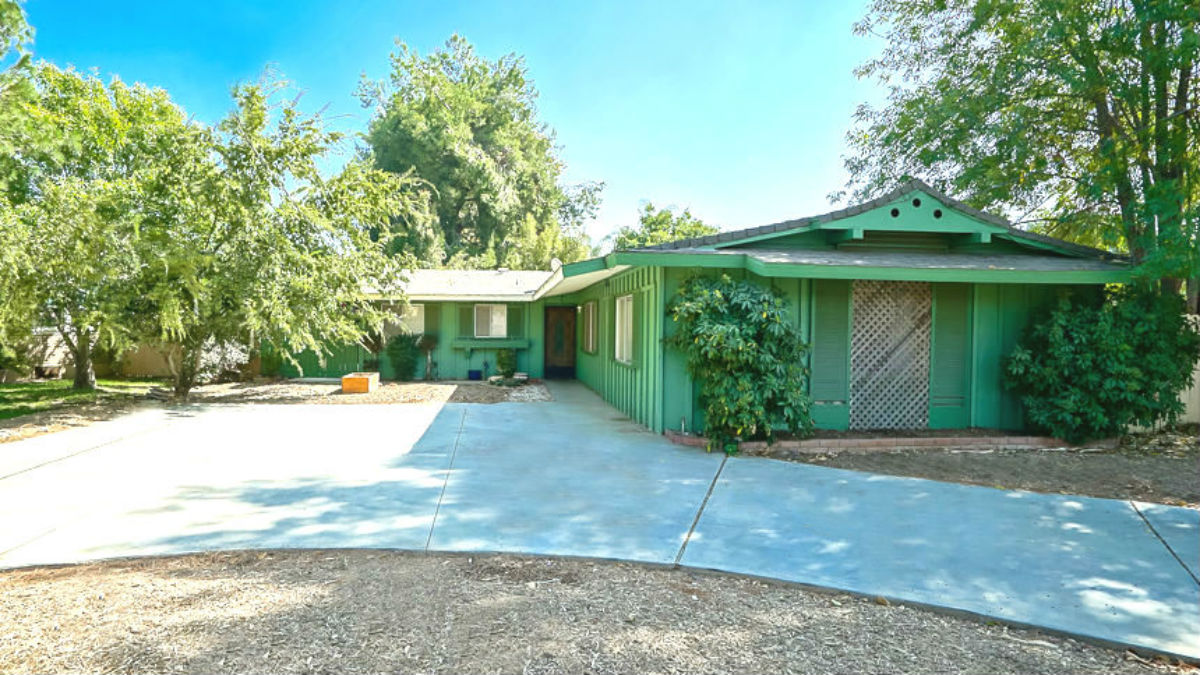 5676 Grand Avenue, Riverside, CA 92504 listed by THE SISTER TEAM
