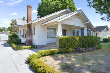 4291 Larchwood Place, Riverside CA 92506 -- Craftsman cottage in the historical "Wood Streets" neighborhood.