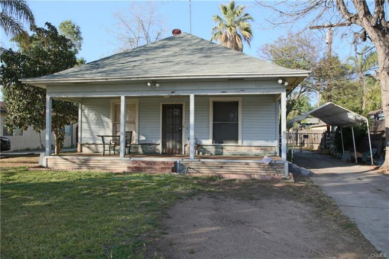 4711 Bandini Avenue, Riverside CA 92506 -- 3 bedrooms, 1 bathroom, 1204 sq ft on a quarter acre.