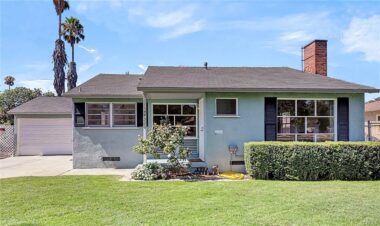 4520 Linwood Pl, Riverside CA 92506 Wood Streets cottage