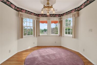 Breakfast nook - original photo