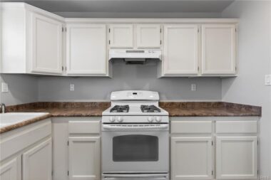 Gas stove in the lovely kitchen, with dishwasher and included refrigerator!