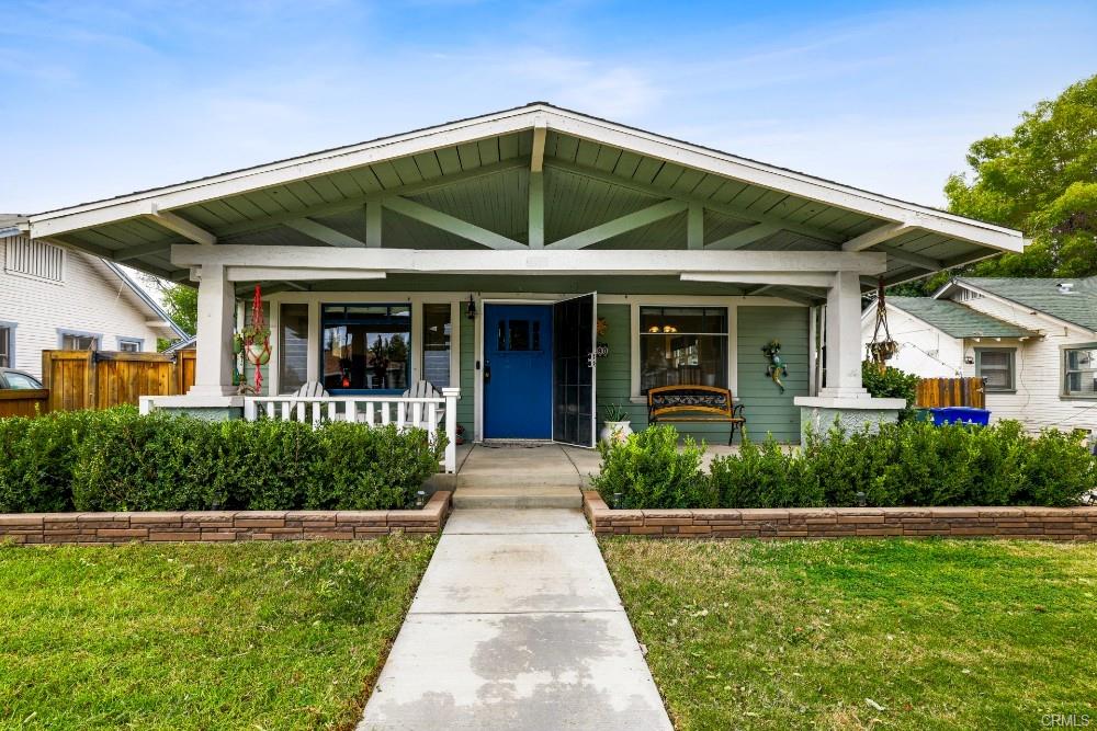 4390 Larchwood Place, Riverside CA 92506. Quintessential California Bungalow!!!